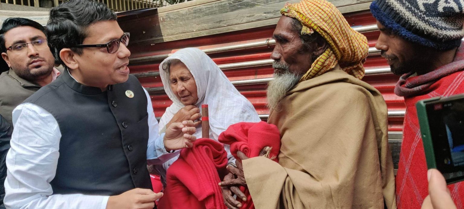 অসহায় সাজেদাকে ফুটপাত থেকে খুজে বের করলেন আইসিটি প্রতিমন্ত্রী পলক