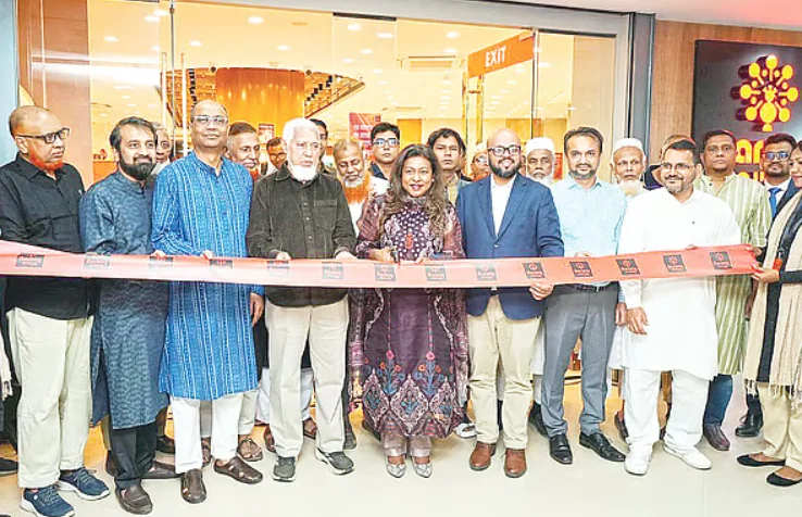 সাভারে আড়ংয়ের নতুন আউটলেট উদ্বোধন, বাড়ছে রিটেইল সম্প্রসারণ